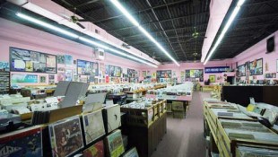 Joes Record Paradise Wide